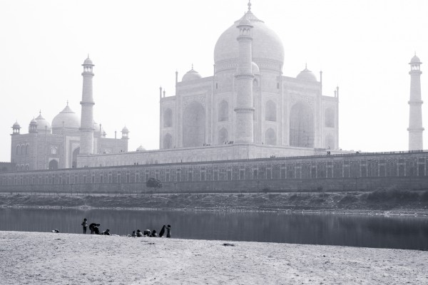 behind the taj mahal by Sarka Photography