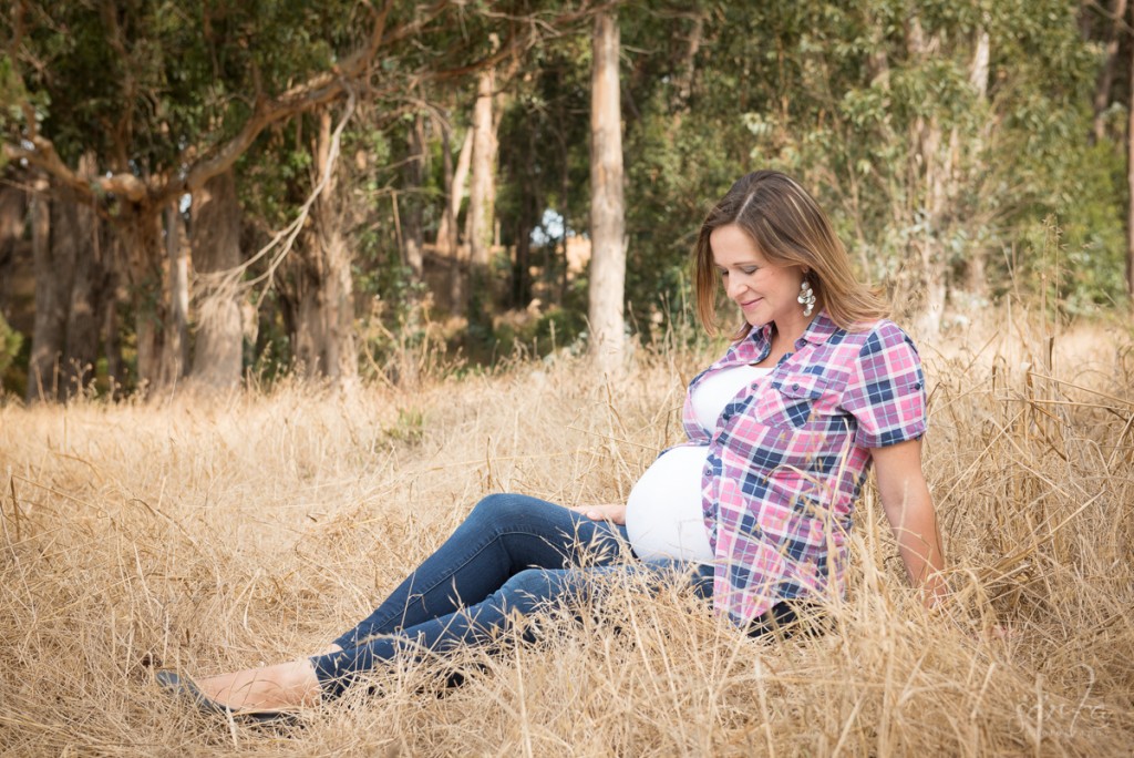 bay area outdoor pregnancy portrait by sarkaphotography
