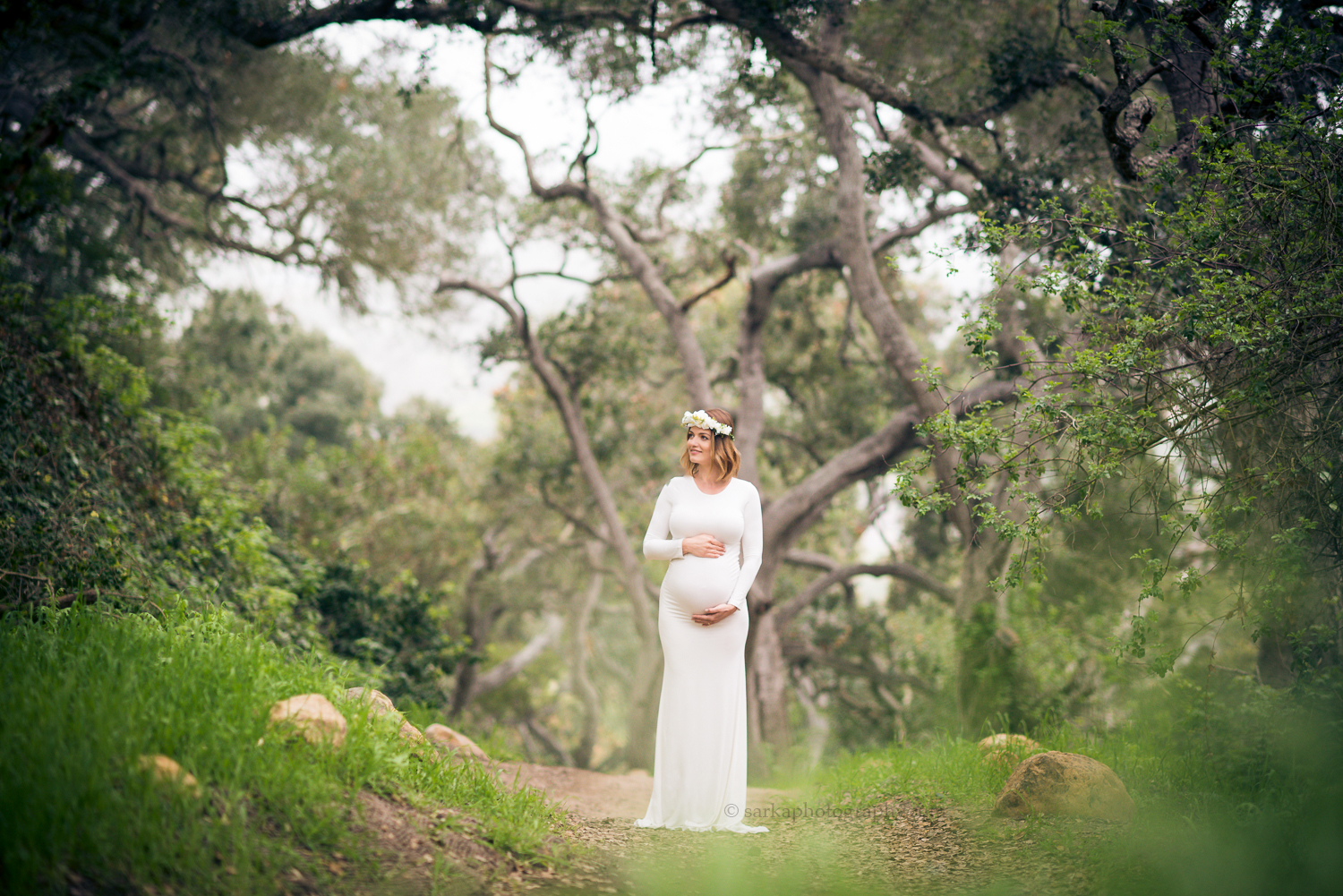 bohemian and woodsy maternity portrait in Santa Barbara photographed by sarkaphotography