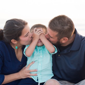young family photo session in Carpinteria by sarkaphotography